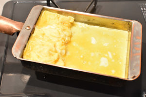 銅製卵焼き器で焼く だし巻き卵 DSC 1853 300x200 - 銅製卵焼き器で焼く だし巻き卵