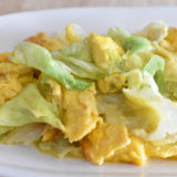 マヨネーズでふんわり。玉子とレタスのふわシャキ炒め