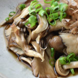 【レンジで】旨味たっぷり！舞茸としめじのレンジ蒸し