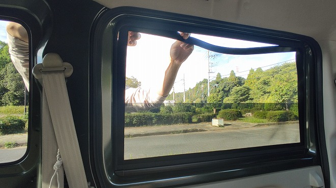 Snapshot 99 - 【DIY】装着したまま走行OK。PPシートで作る「差し込み式網戸」が最高！