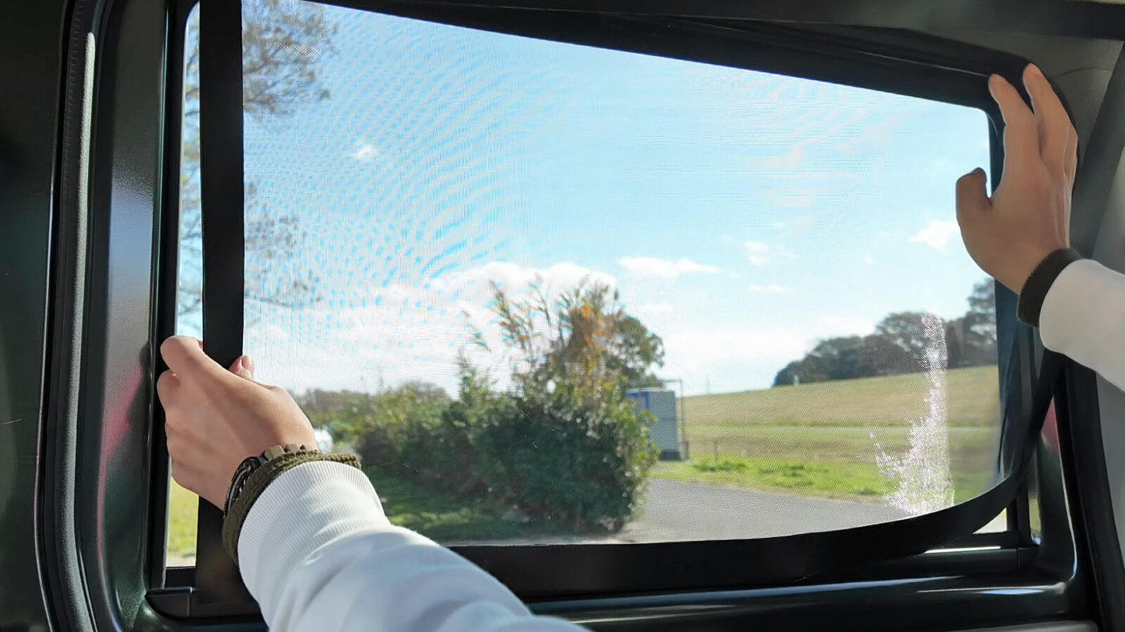 エブリイDA17Vに取り付けた自作の網戸